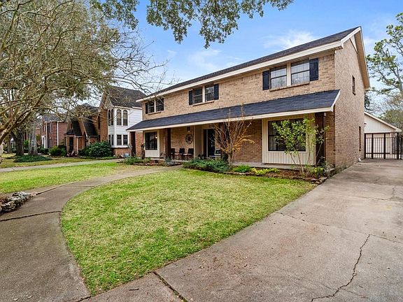 3rd image of 1102 Sherfield Ridge Dr