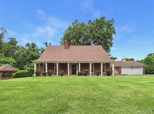 22 Frontenac Pl, Godfrey, IL 62035