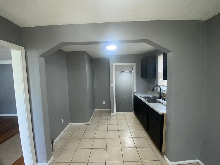 8850 Rosemont Ave — Photo 7