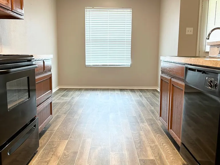 2608 Castle Rd — Photo 3