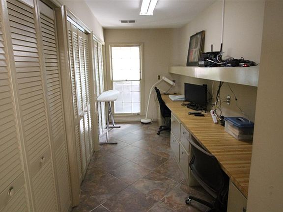 4th image of 2118 Bowen Dr
