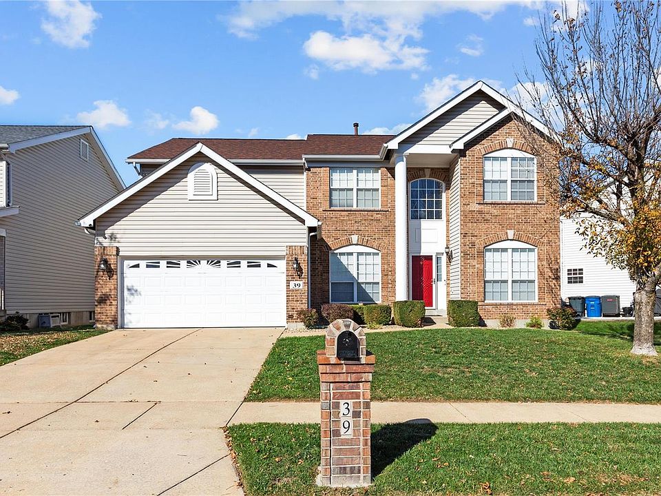 1st image of 39 Rivermeadows Dr