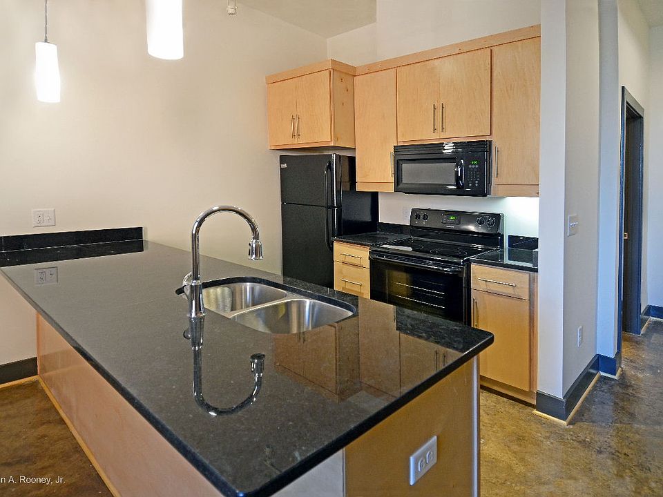 1st image of 132 N Sycamore St APT 210
