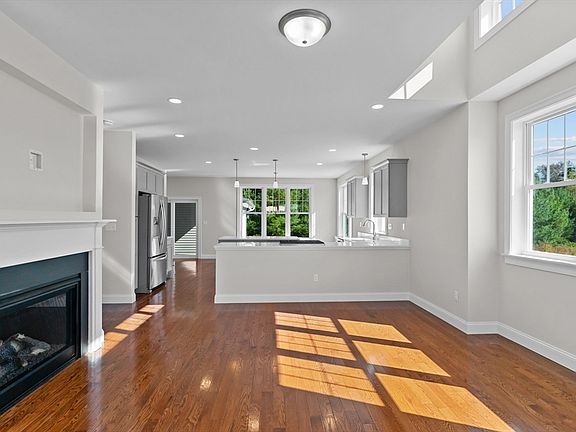 5th image of 0-4 Hunter Cir