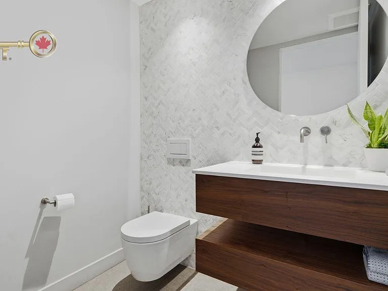 6510 Madrona Cres — Photo 21
