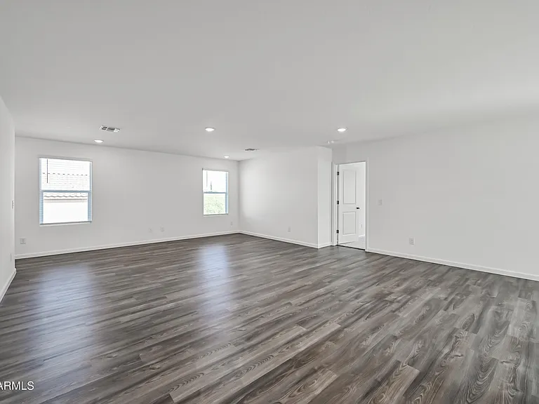 1845 Yance Dr — Photo 3