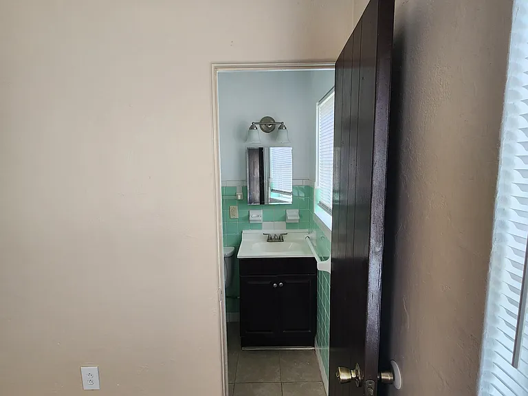 1515 W Washington St #10 — Photo 17
