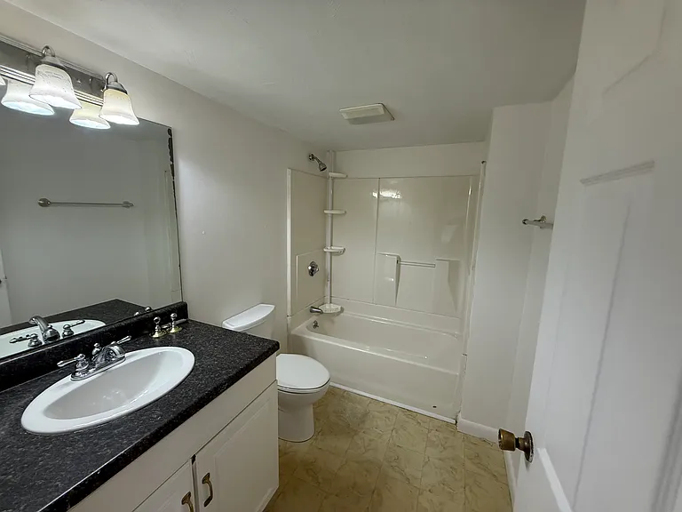 347 Washington St #1 — Photo 5