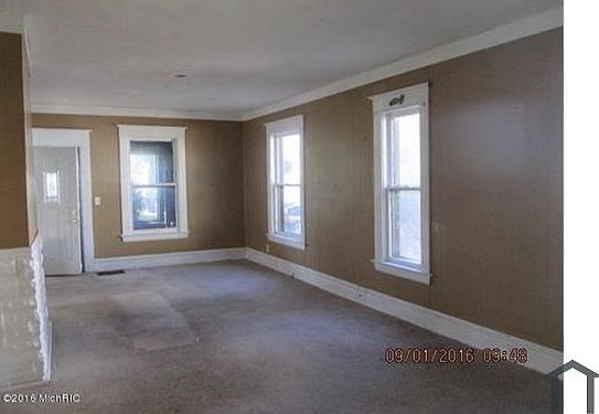 3rd image of 527 Prince St SE
