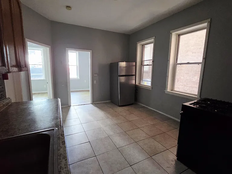 962 Main Ave #1 — Photo 3