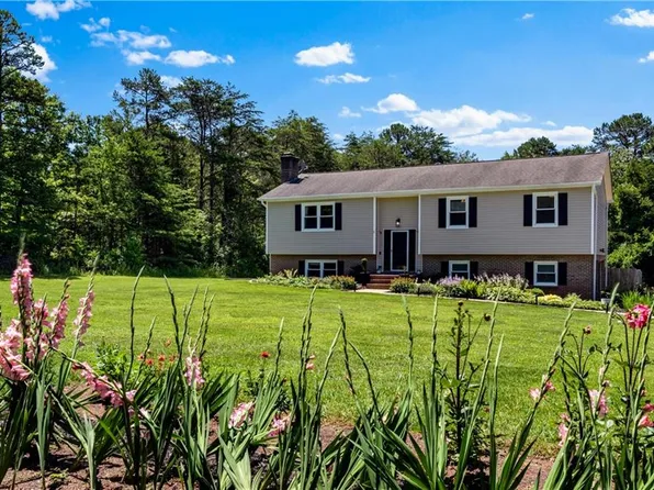 6165 Vienna Dozier Rd, Pfafftown, NC 27040