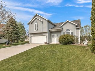 2564 Fox Ridge Ct, Sheboygan, WI 53081