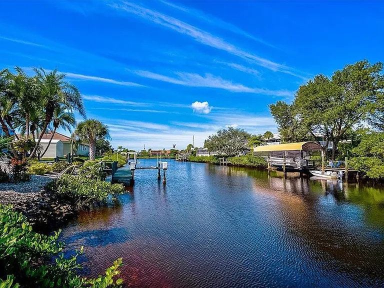 670 Coral Dr — Photo 12