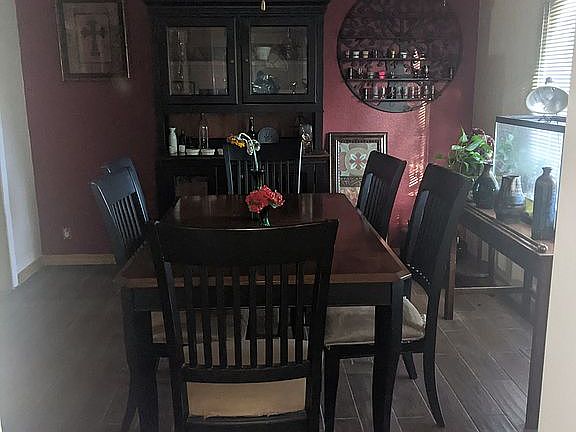 Spacious Dinning Room