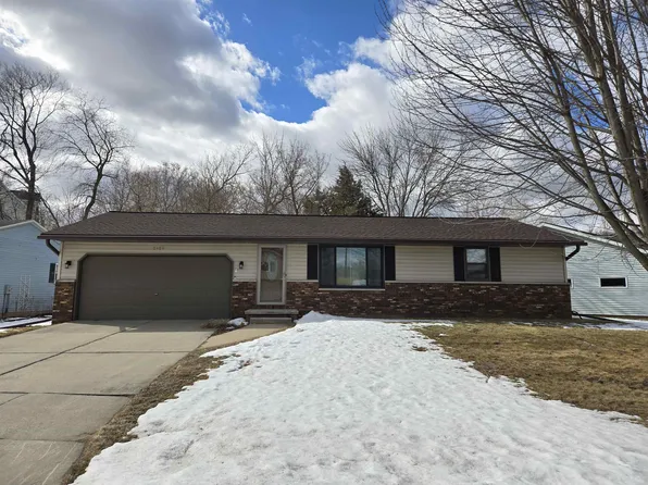 2484 Vagabond St, Green Bay, WI 54302