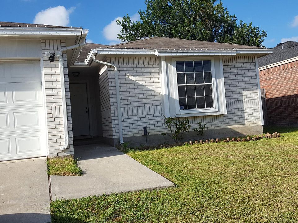 Beautiful single- family home in great central location. Must see to appreciate.