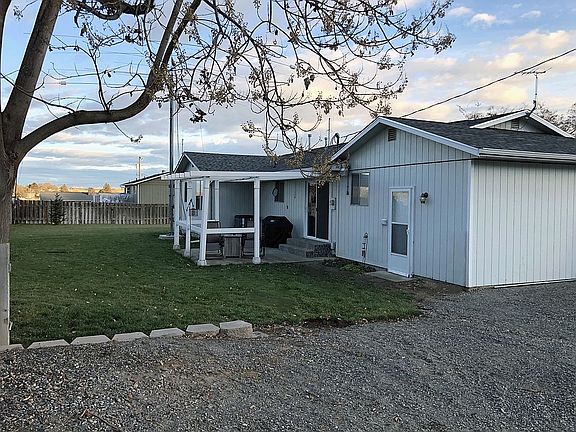 Rear, patio, circular drive