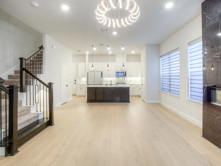 4429 Murphy Ln — Photo 3