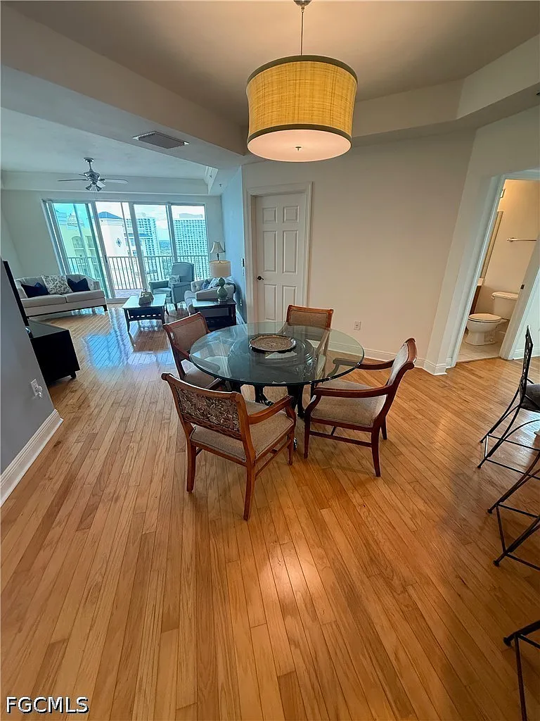 3 bed, 2.0 bath, 1663 sqft, $2,450 — Photo 3