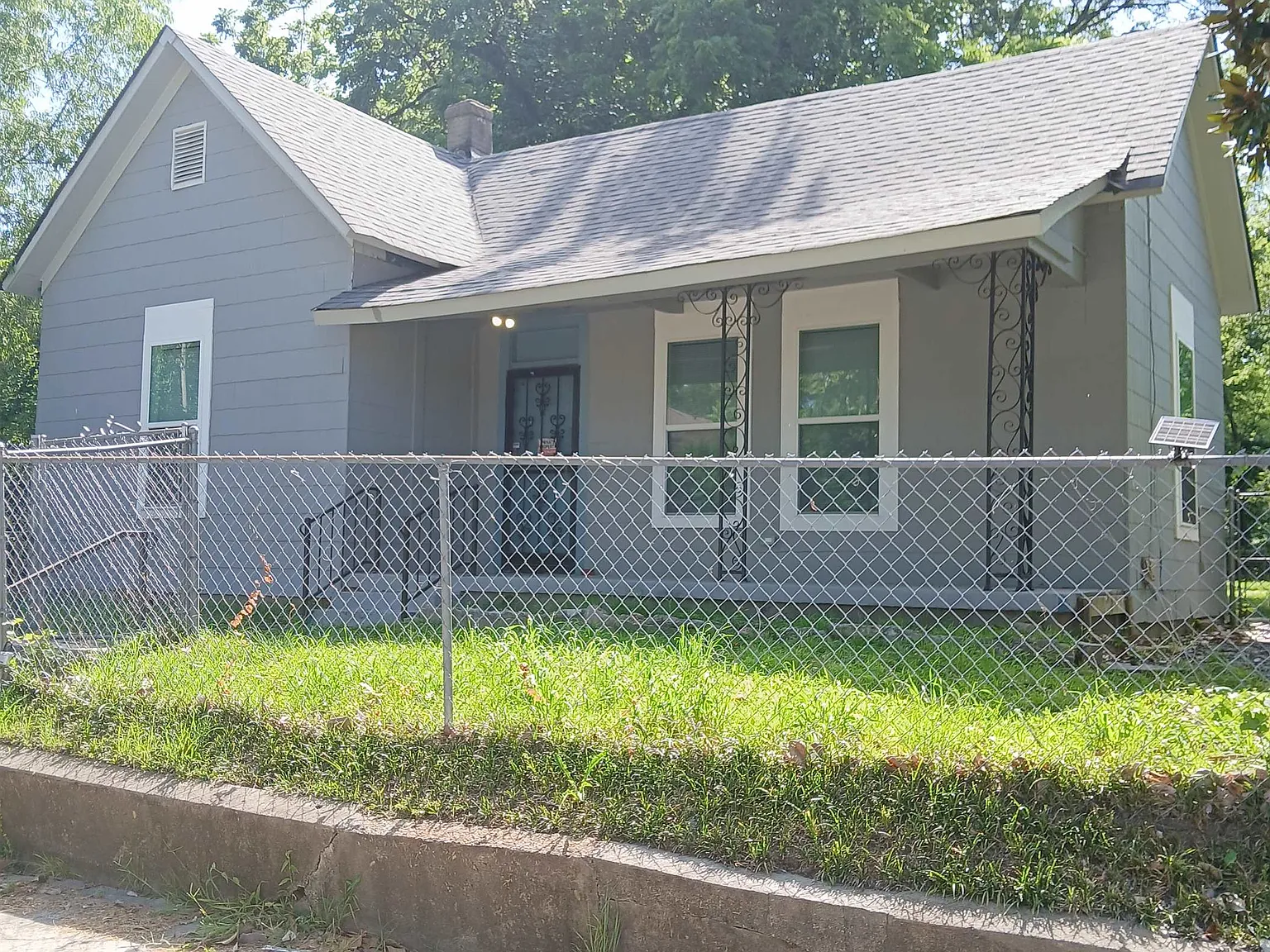 3 bed, 2.0 bath, 1668 sqft, $1,500 — Photo 1