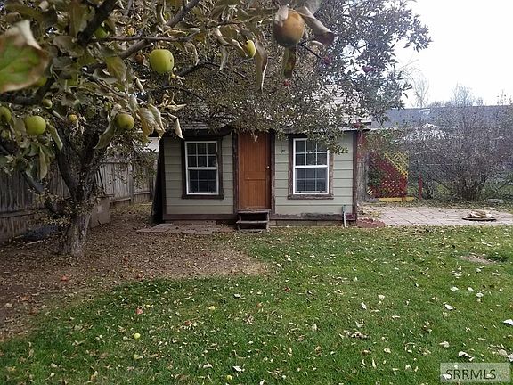 4th image of 415 N Farnsworth Dr