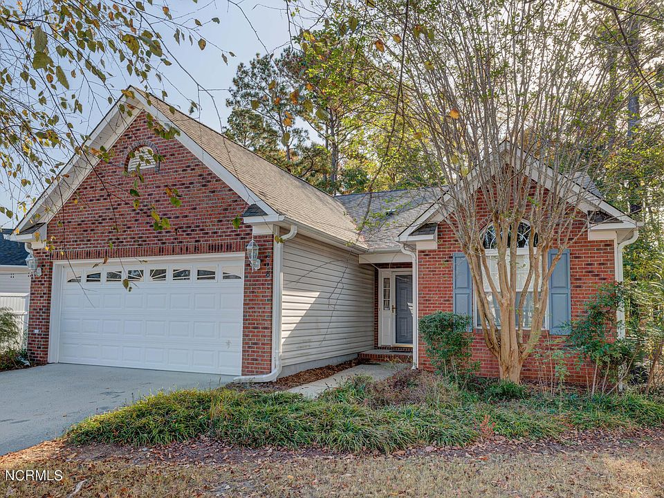 1st image of 208 Waters Point Ct