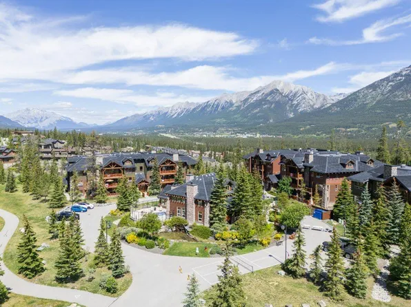 104 SE Armstrong Pl #124, Canmore, AB T1W 3L5
