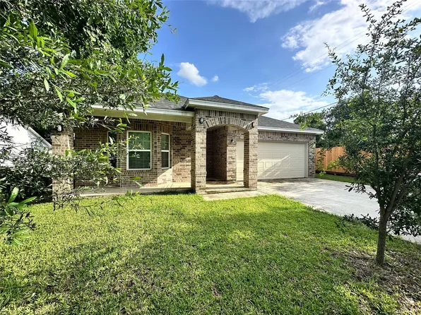 304 Armstrong St, Houston, TX 77029