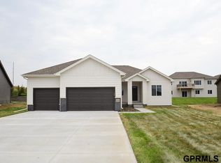 10121 S 181st St, Omaha, NE 68136