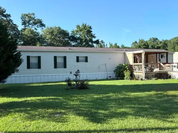 54 Cannon Dr, Laurel Hill, FL 32567