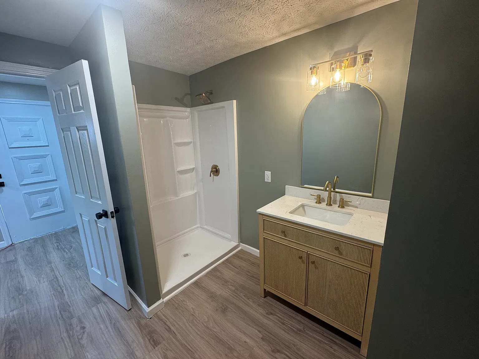 2 bed, $1,000 — Photo 4