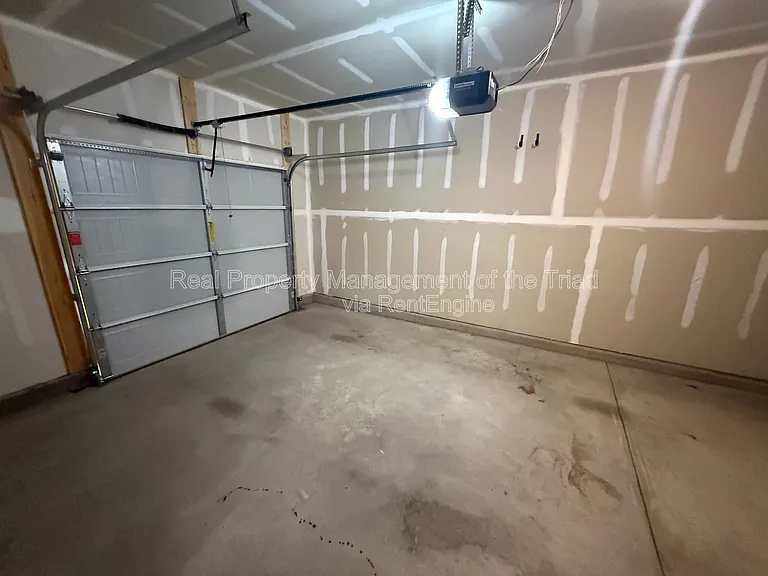 886 Falls Grove Trl — Photo 10
