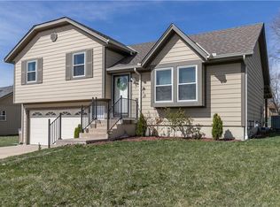 1704 W Pelham Path, Raymore, MO 64083