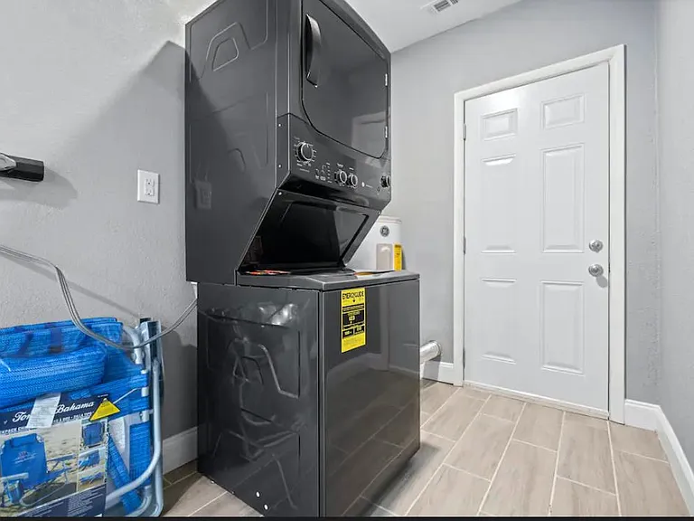 1004 N Betty Ln — Photo 20