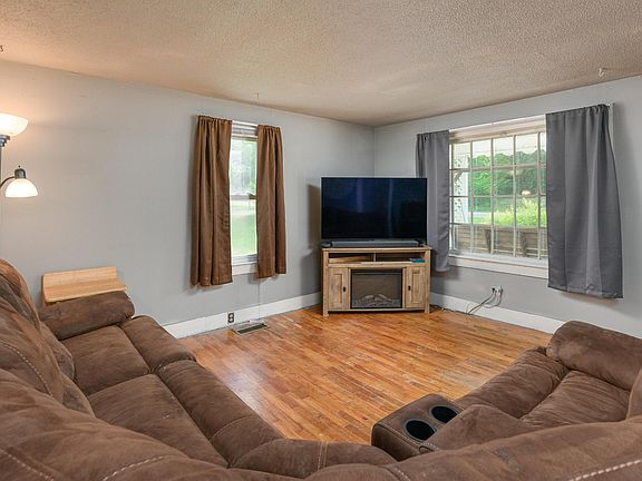 2nd image of 910 Georgetown Rd NW #17
