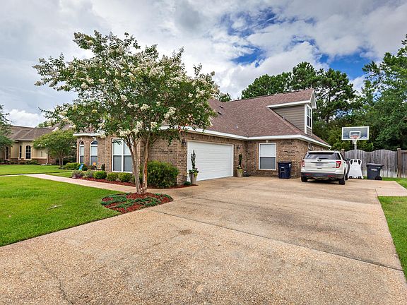 3rd image of 2107 Whitney Oaks Dr