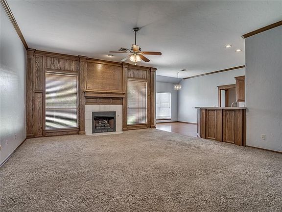 4th image of 1816 Parkway Dr