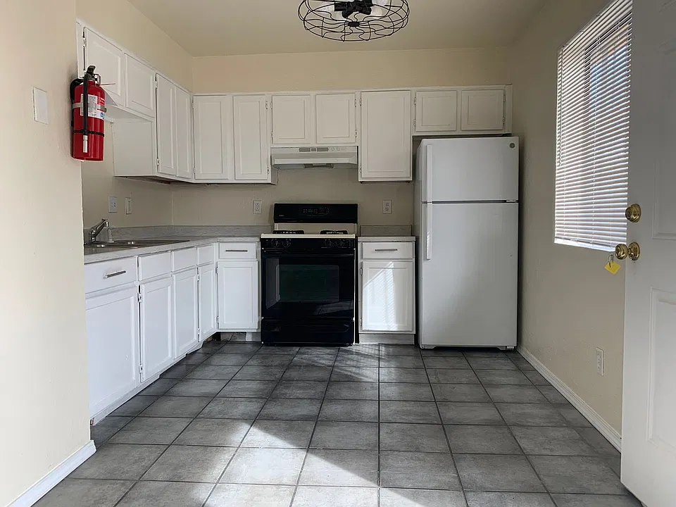 Adorable Fourplex near Los Altos Golf Course