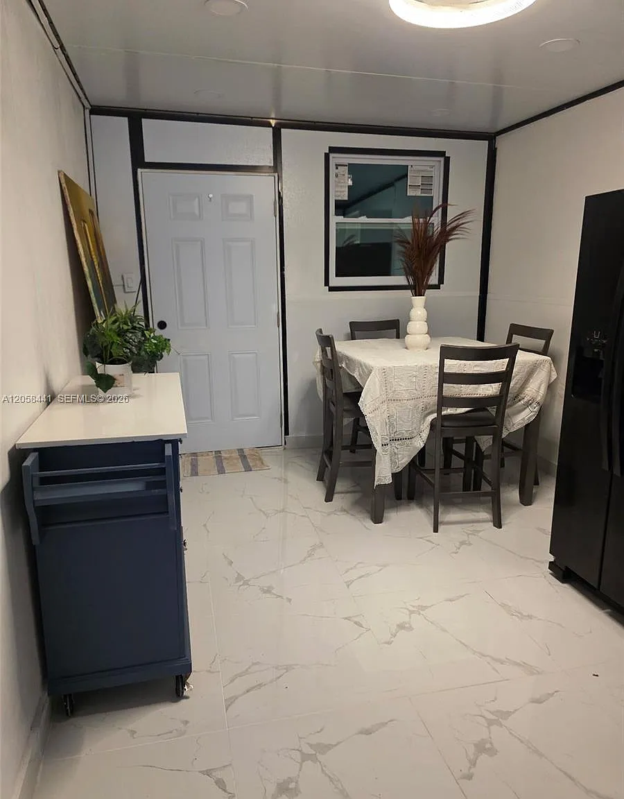 1 bed, 1.0 bath, $1,650 — Photo 3