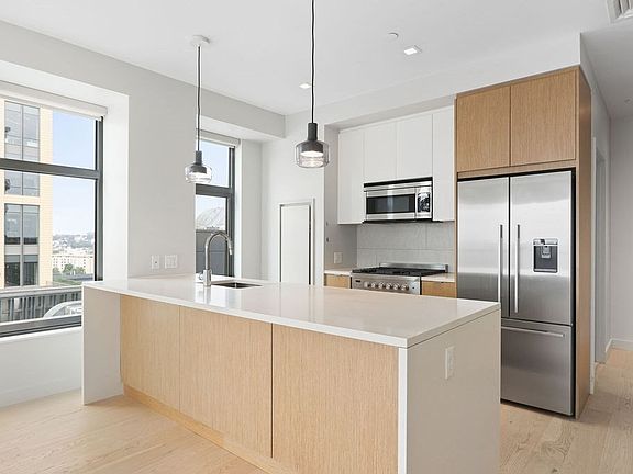 4th image of 375 Canal St Unit 915