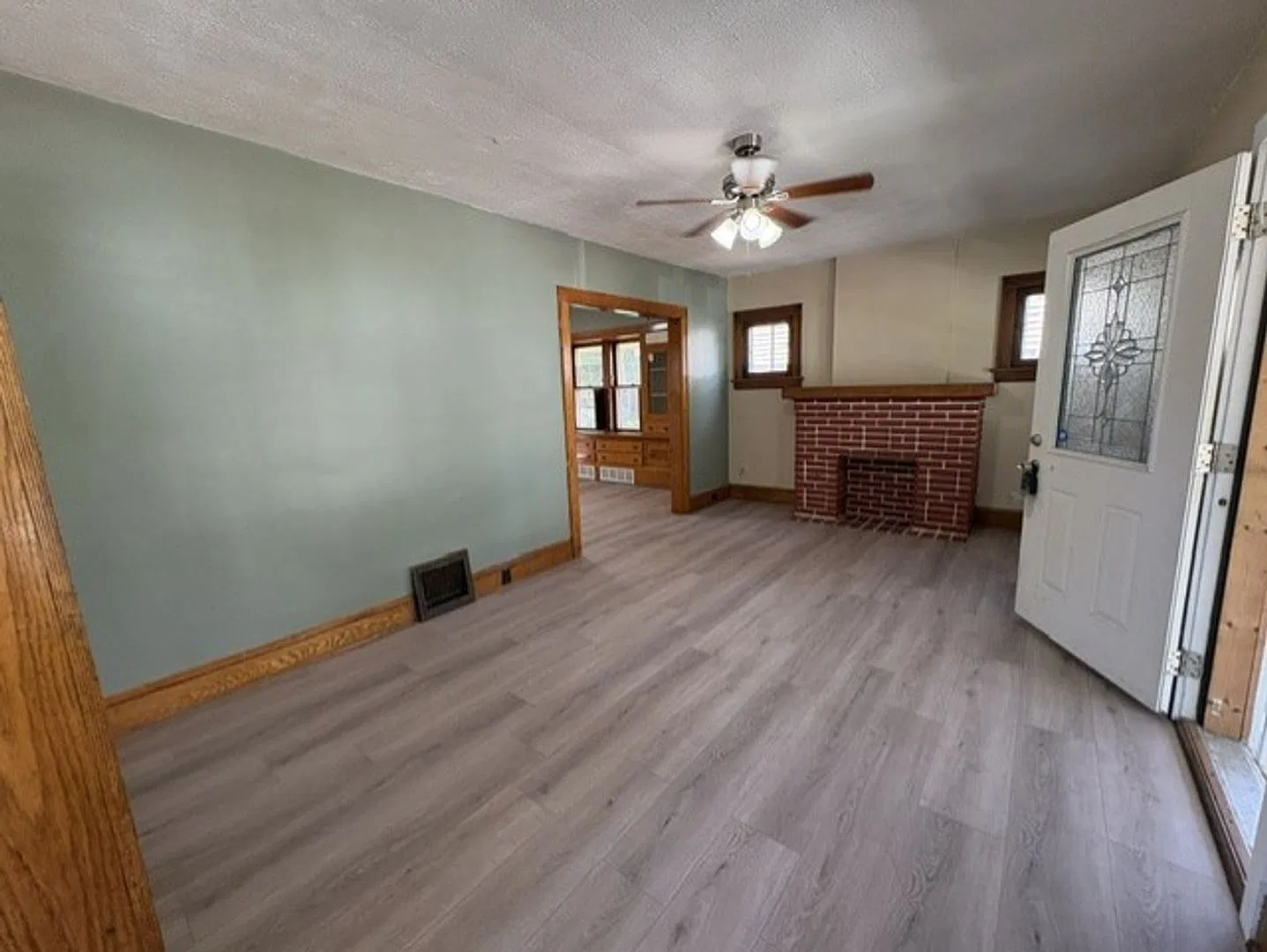 Charming South Akron Home with 4 Bedrooms, Fireplace & Spacious Living Areas! — Photo 3