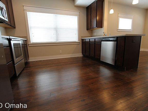 5th image of 2108 Vinton St #2106