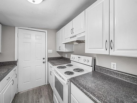 3rd image of 2304 W Blount St