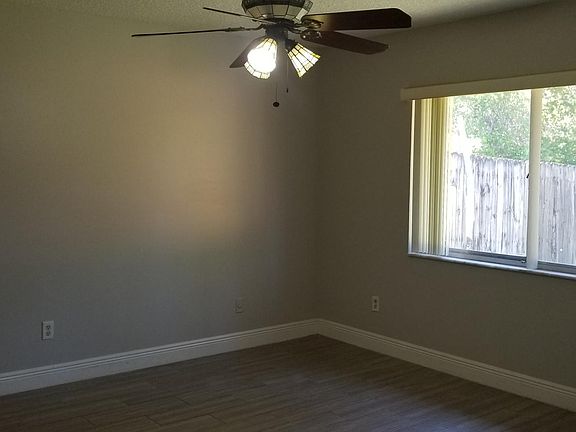 5th image of 157 Sand Pine Cir