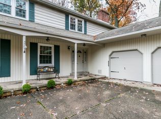 2621 Longwood Dr, Wilmington, DE 19810