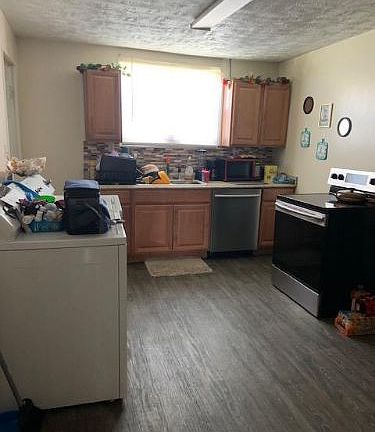 5th image of 711-713 Seymour St