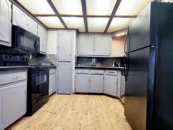 4th image of 300 E Kittyhawk Dr