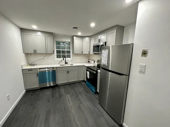 108 Ford St APT C, Methuen, MA 01844