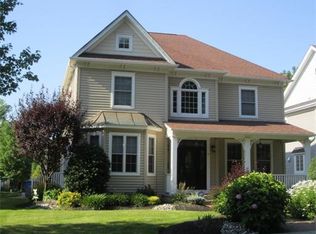 19 Hickory St, Metuchen, NJ 08840