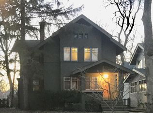 211 5th St, Wilmette, IL 60091